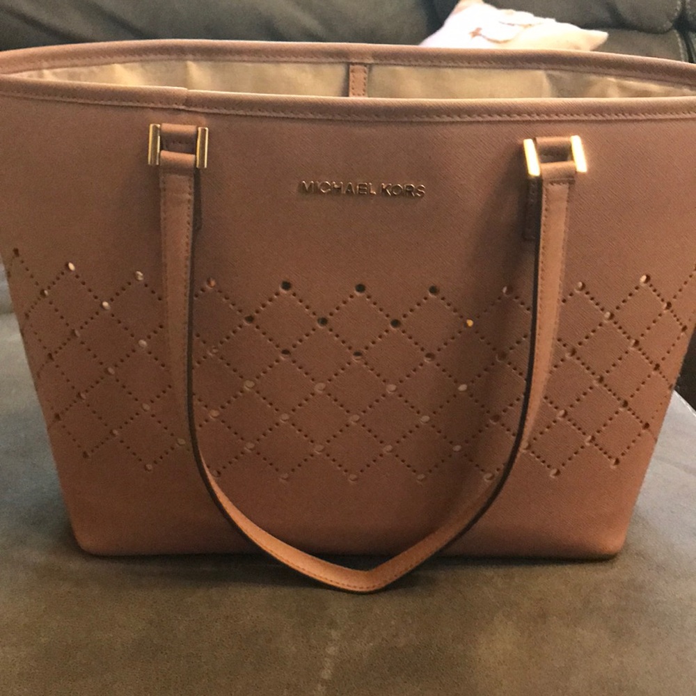 Michael by Michael Kors tote 😍